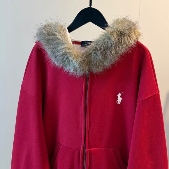 Polo Ralph Lauren red fleece-lined suit with fur collar and embroidery - Picture 3 of 8